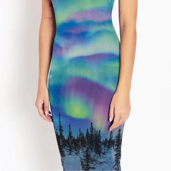 ISO In Search 👀 Of BLACKMILK Northern Lights Dress 🌌💜 - Picture 2 of 4
